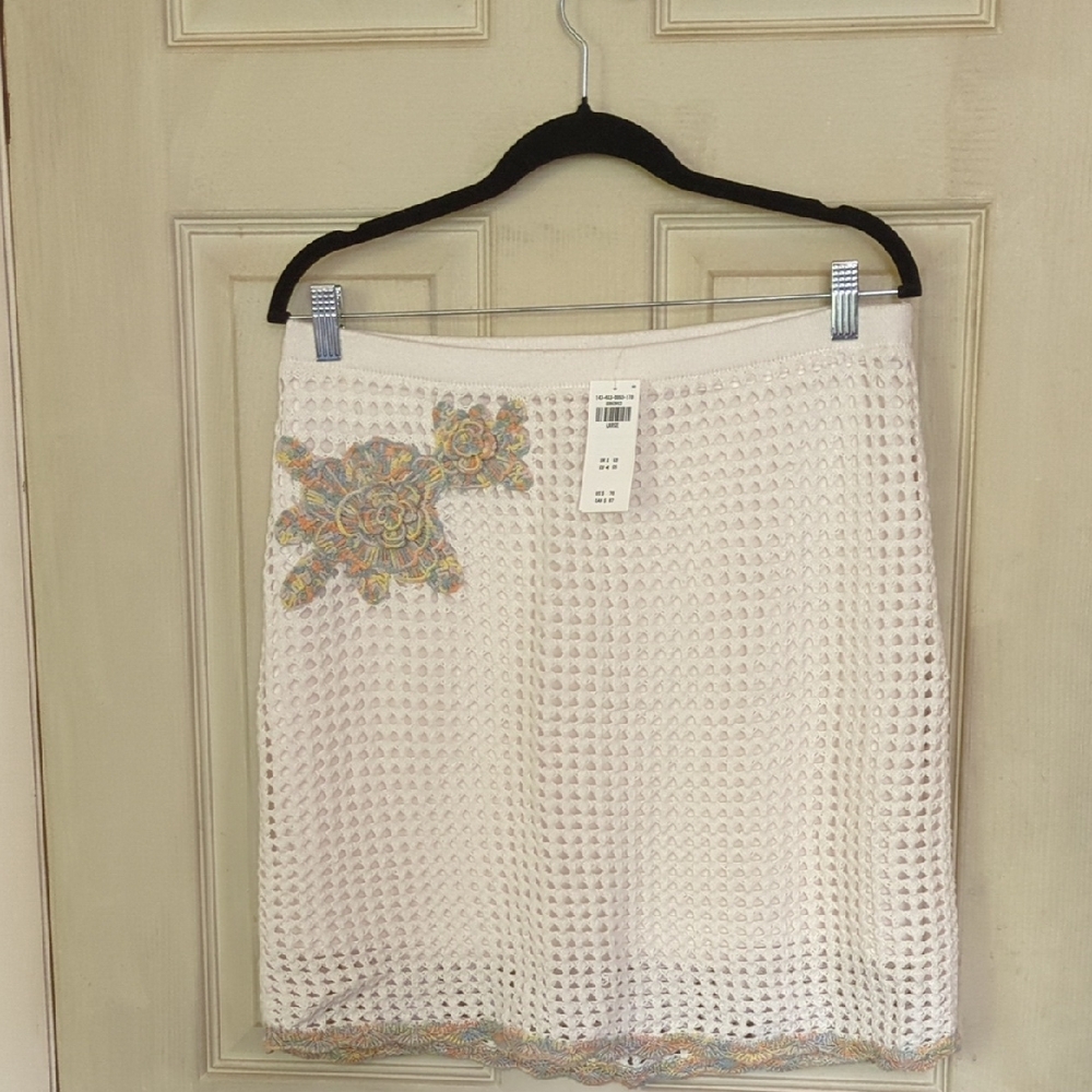 NWT Abercrombie & Fitch Open Stitch Cream Mini Skirt w/Embroidery - Large